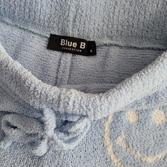 Soft Blue Knit Women's Lounge Shorts with Smiley Design - Picture 2 of 6